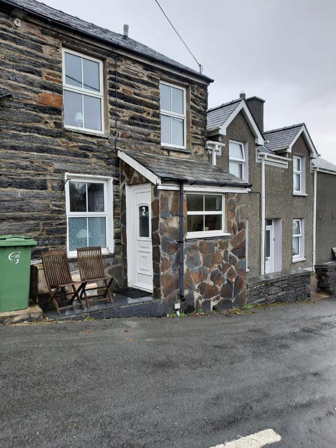Snowdonia Rock Cottage - Cosy And Pet Friendly Penrhyndeudreath Buitenkant foto