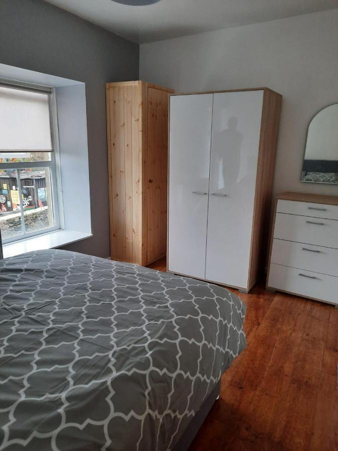 Snowdonia Rock Cottage - Cosy And Pet Friendly Penrhyndeudreath Buitenkant foto