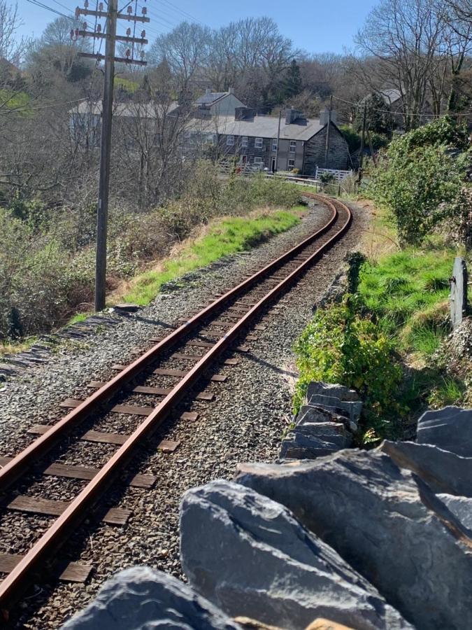 Snowdonia Rock Cottage - Cosy And Pet Friendly Penrhyndeudreath Buitenkant foto